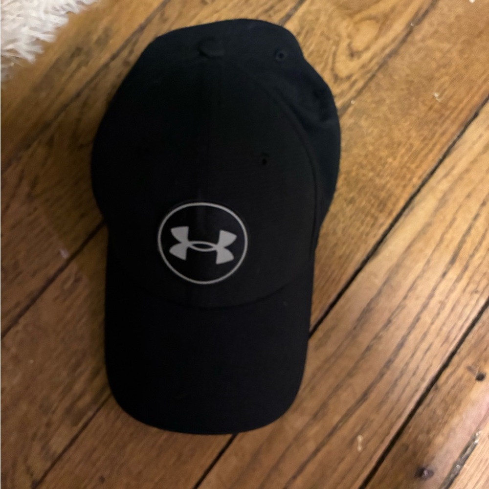 Under Armour Black Cap - M/L Fitted